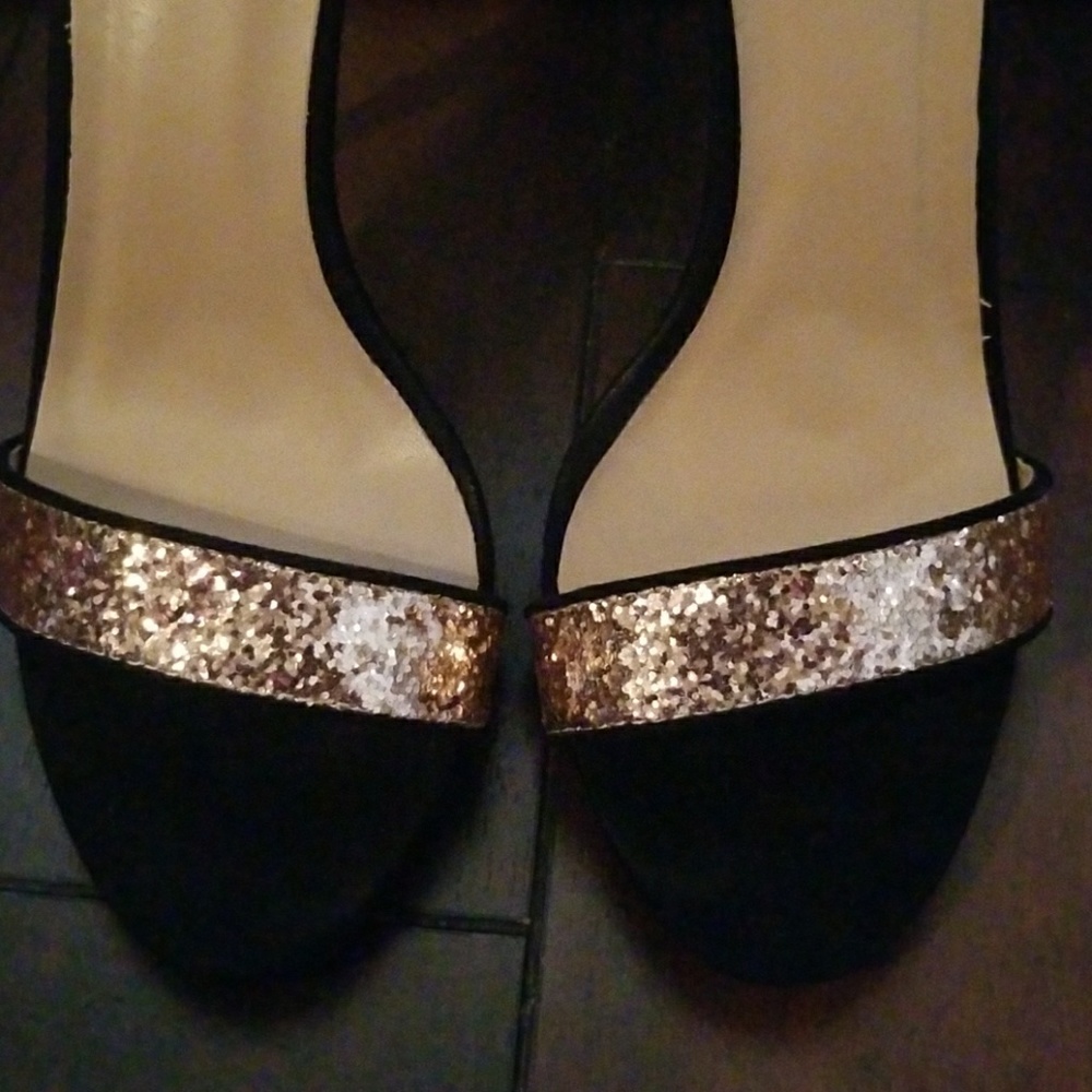 Heels - Picture 3 of 7